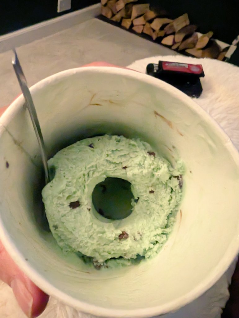 Steenee88's tweet photo. @LidlGB settled down to watch house of dragons, wondering how many calories are in this hollow tub of icecream 😢 gutted! https://t.co/r5yW8JkmVb