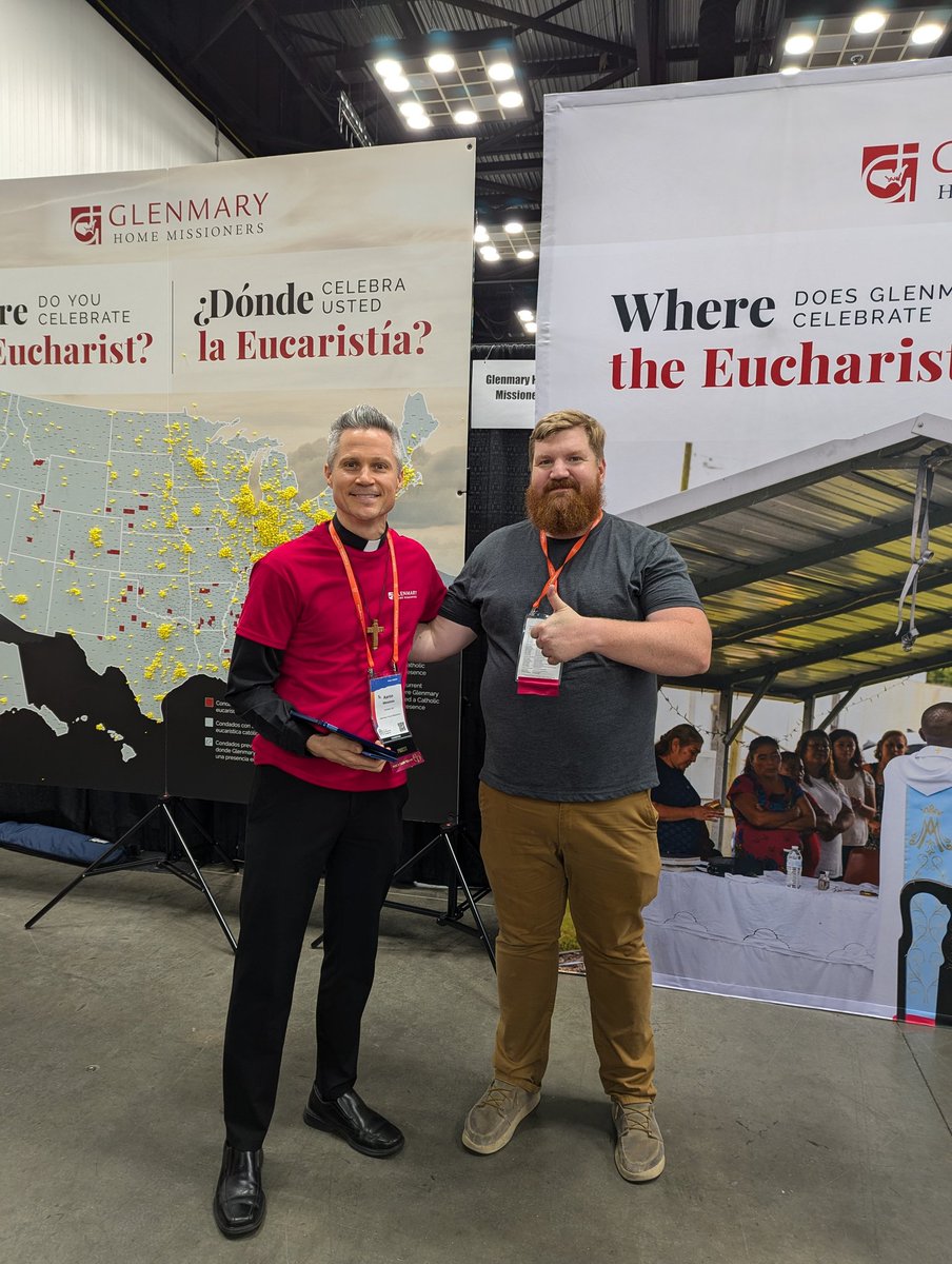 aaronwessman's tweet photo. Grateful @PillarCatholic @jdflynn stopped by @glenmhomemissioners booth at the #EucharisticCongress https://t.co/Rg565x6HMK