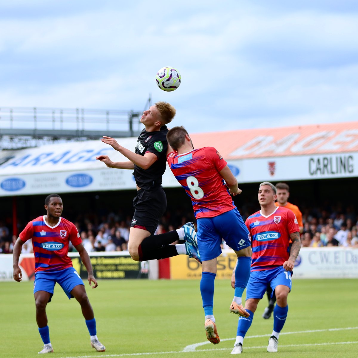 ClarkeColl87799's tweet photo. IN THE AIR - SHOT COPYRIGHT - DO NOT USE WITHOUT PERMISSION
DAGENHAM & REDBRIDGE 0 V 1 WEST HAM UNITED - PRE SEASON FRIENDLY more photos soon #dagenhamandredbridgefc #dagenhamandredbridge #westhamunited #westhamunitedfc #daggers #football #irons #hammers #JOSHREES https://t.co/YGmMHuWWxu