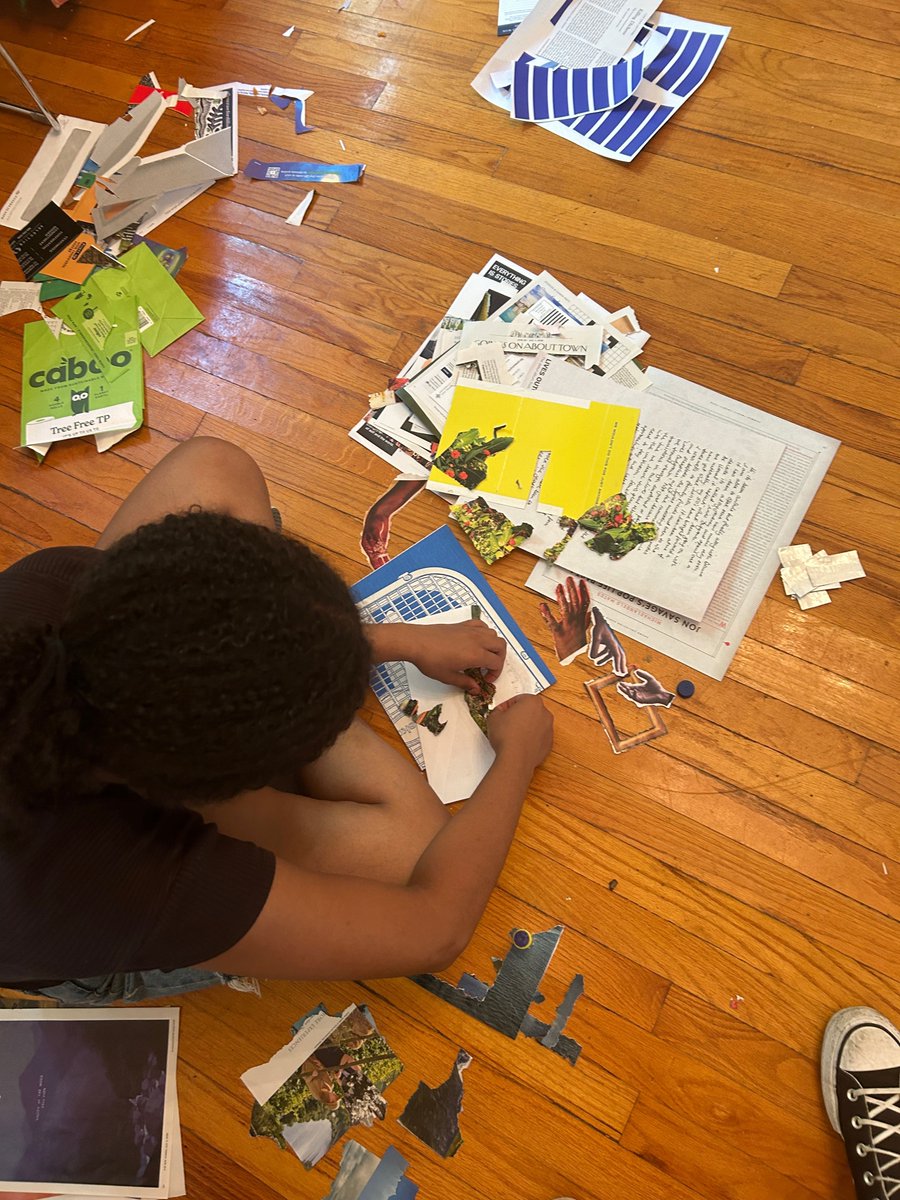 sunrisemvmtnyc's tweet photo. 📷 Snapshots from our ~collaging~ community event on Governors Island last weekend! Shoutout to @climatecafe.eco and @climateimaginarium for making it happen. 

Our next in-person event is TOMORROW, July 21 from 12-2: https://t.co/s5XihGsg2v https://t.co/KJUmSrufUB