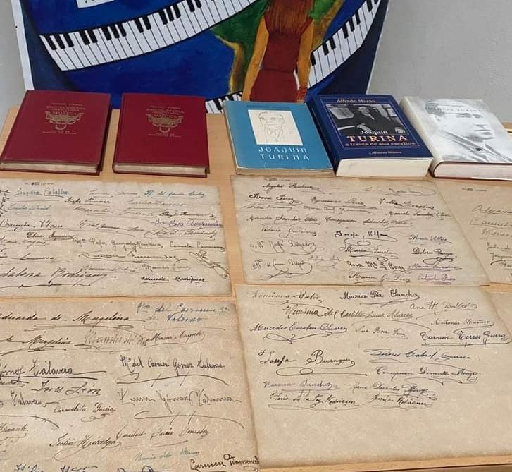 Hoy, 20 de julio de 2024, celebramos el centenario del estreno de "El poema de una sanluqueña" (J. Turina). El centro custodia las firmas de las mujeres sanluqueñas que agradecieron al compositor la creación de esta obra.
conservatoriosanlucar.es/donacion-de-ma…
<a href="/EducaAnd/">Consejería Desarrollo Educativo y FP</a> 
<a href="/AytoSanlucar/">Ayuntamiento de Sanlúcar de Barrameda</a>