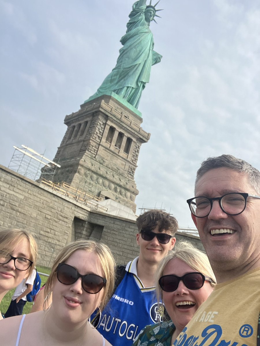 antonylittle's tweet photo. New York just never gets boring β€οΈ #teamLittle https://t.co/mDsu9CQJbK