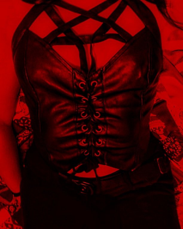 urbifantasyy's tweet photo. Say "yes" Mistress. 🫀
#goth #fansly #fanslypromo #fanslygirl #fanslycouple #onlyfans #onlyfansgirl #onlyfanscouple #onlyfanspromo #satan #goth #gothicc #mistress #nsfw #nsfwtw #leather #altcouple #alternative #worship #aesthetics #sellingcontent #seller https://t.co/OXDvbgAc6c