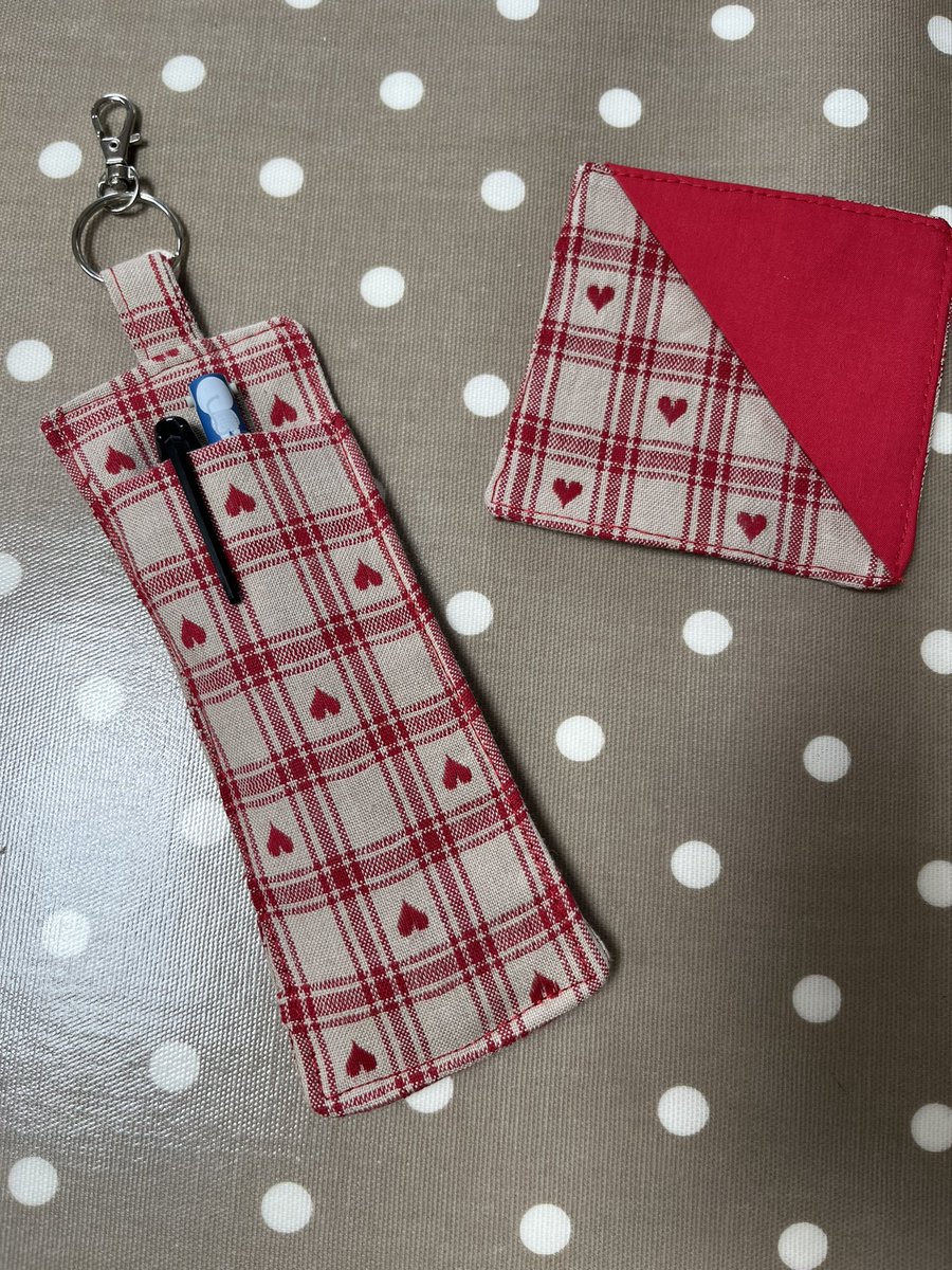 JudyHitchen's tweet photo. Handmade gifts 🎁.  I love being creative and a bit of upcycling 🥰 https://t.co/wP2pxNKsfy