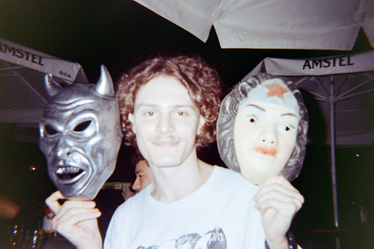 ReadTheRedBook's tweet image. fotos lindas que minha namorada tirou de mim // fotos lindas que tirei da minha namorada na analógica
@carolynsfingrs