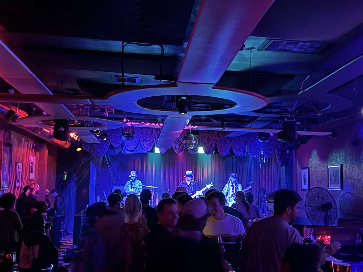 bluegyptianband's tweet photo. Boom Boom Room SF was dope! Sacyard Tap House TODAY 6PM #blüegyptian #progjam #jamband #indiegroove #livemusic #boomboomroomsf #sacyard #sanfrancisco #sf #sanfran #sacramento #norcal #sfmusic #sfmusicscene #sacramentoca #sacramentocalifornia #thefilmore #thefilmoresf #sflatenight https://t.co/96zmIuTrQr