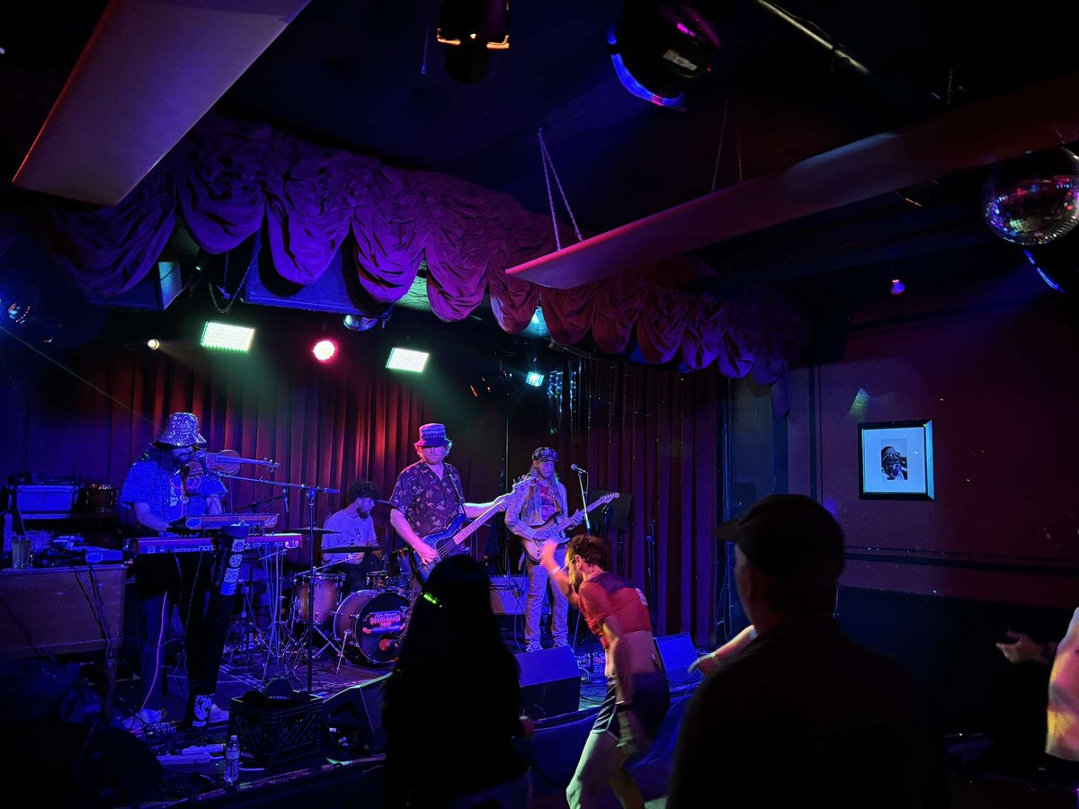 bluegyptianband's tweet photo. Boom Boom Room SF was dope! Sacyard Tap House TODAY 6PM #blüegyptian #progjam #jamband #indiegroove #livemusic #boomboomroomsf #sacyard #sanfrancisco #sf #sanfran #sacramento #norcal #sfmusic #sfmusicscene #sacramentoca #sacramentocalifornia #thefilmore #thefilmoresf #sflatenight https://t.co/96zmIuTrQr
