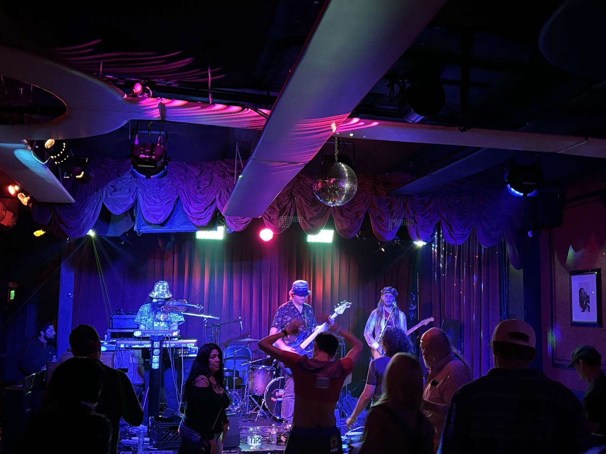 bluegyptianband's tweet photo. Boom Boom Room SF was dope! Sacyard Tap House TODAY 6PM #blüegyptian #progjam #jamband #indiegroove #livemusic #boomboomroomsf #sacyard #sanfrancisco #sf #sanfran #sacramento #norcal #sfmusic #sfmusicscene #sacramentoca #sacramentocalifornia #thefilmore #thefilmoresf #sflatenight https://t.co/96zmIuTrQr