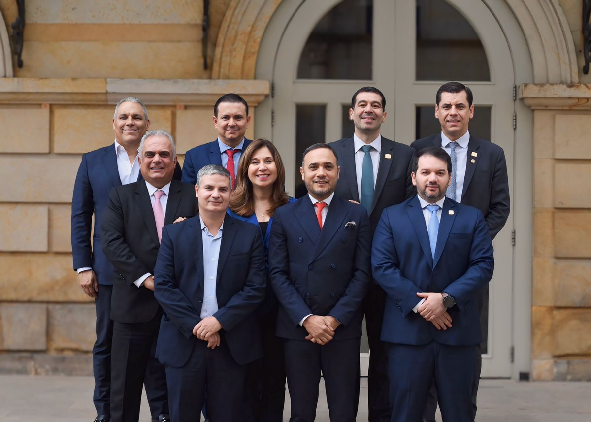 La bancada de Senado del #LaU se prepara para dar inicio a su trabajo legislativo 2024 - 2025. 

Nuestros voceros en Senado,  serán los honorables senadores <a href="/JulioEliasVidal/">Julio Alberto Elias Vidal</a> y <a href="/JoseDavidName/">José David Name C.</a>.

#UnidosTransformamosElFuturo