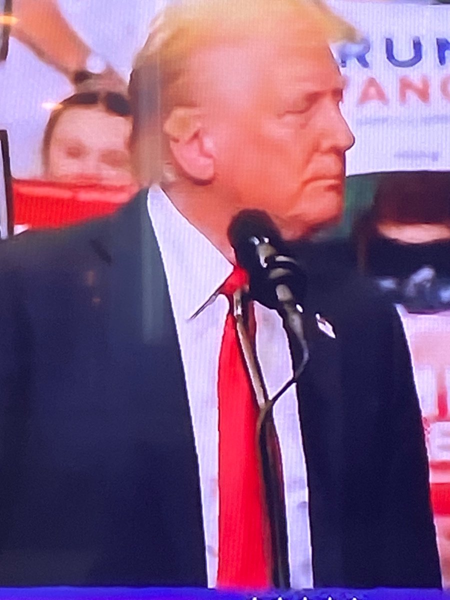 Well Jesus. I sit corrected.
He is now wearing a designer earpon in his orange hue. WTAF?
