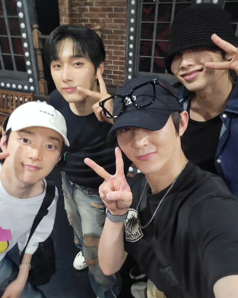 spectrumdoing's tweet photo. minjae❤️, eunjun💛, seunghyun🧡 at jaehan💙's musical '5! happy man' (2024) https://t.co/5CIQJjMDVj