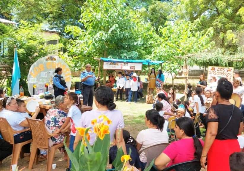 GreatH3421's tweet photo. 🌟 🩵//Los instructores del Programa #GREAT de la @UDEP17Valle organizaron un fabuloso "Campamento Lúdico GREAT" en el Centro Educativo José Trinidad Cabañas, ubicado en el Caserío El Obraje del municipio de Nacaome, Valle.🤗🌞🥳

#PolicíaNacionalDeHonduras #Acercamiento https://t.co/0YMGLPke06
