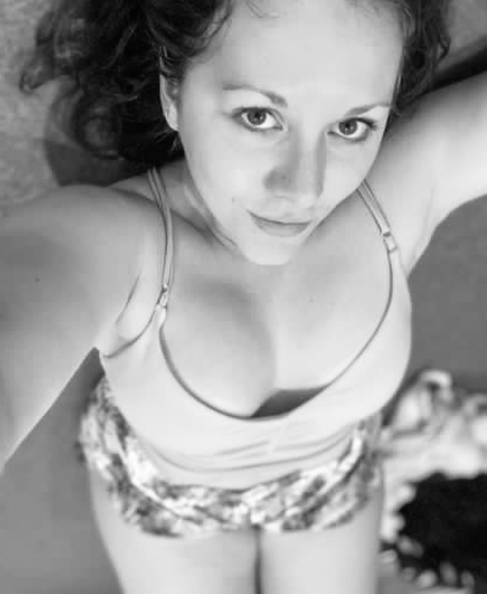 PascalTessin's tweet image. Feeling cute, might flirt a little later 😉💋 What do you think?"