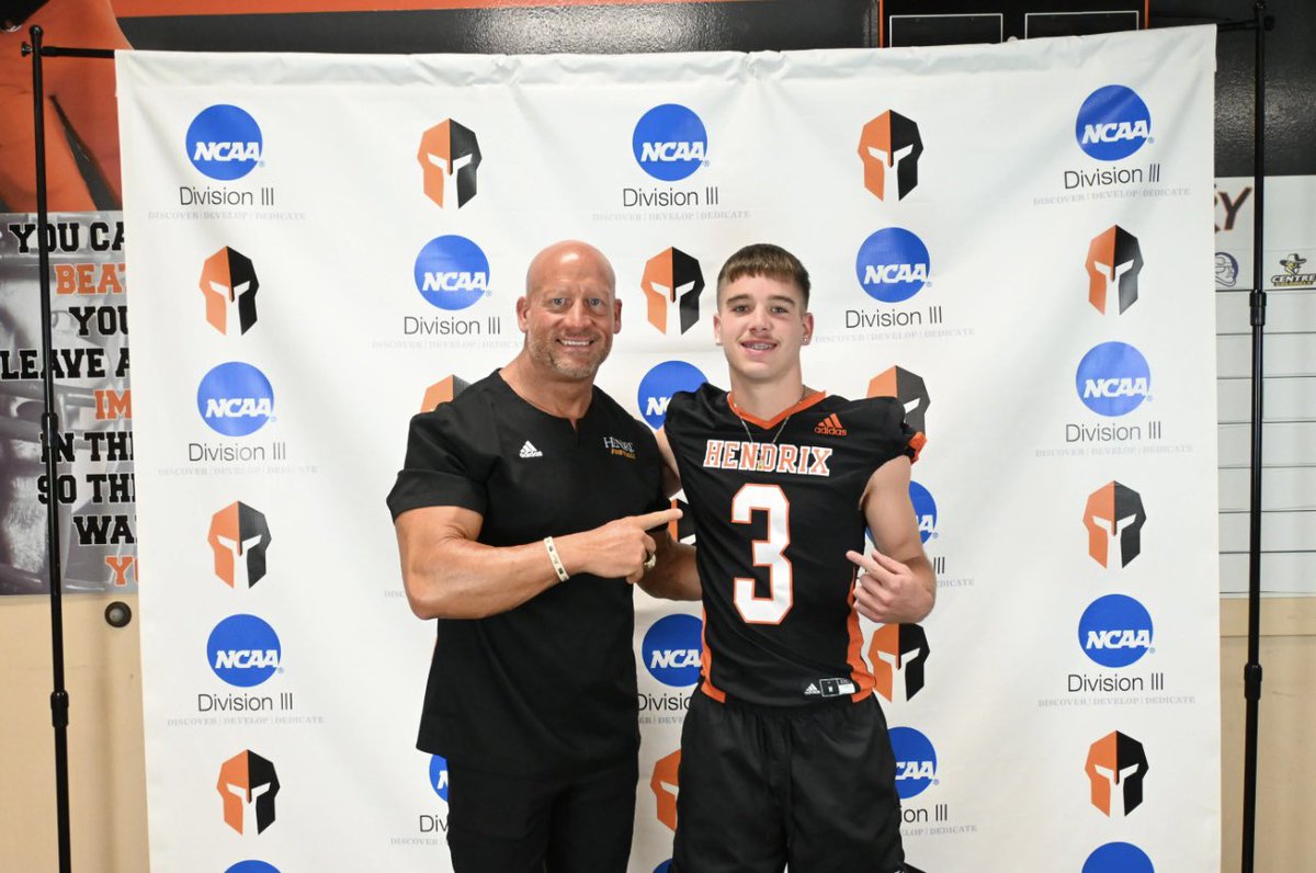 DeyluvHP3's tweet photo. After a great visit and conversation with @RussHeidiSLC I am very blessed to receive my 7th offer to play football @hendrixcollege 

@NE_Ok_HS_Sports @OklaPrepSports @PrepRedzoneOK @AceTooCool https://t.co/2i3lqC3la0