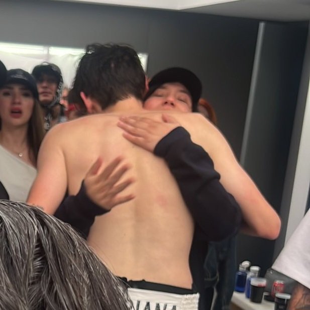 koolofiu's tweet photo. Quackity realmente adora a osvaldo, siempre ha demostrado su gran apoyo hacia él y nunca deja de mencionar la increíble persona que es ☹️❤️‍🩹 https://t.co/5zO5273PHj