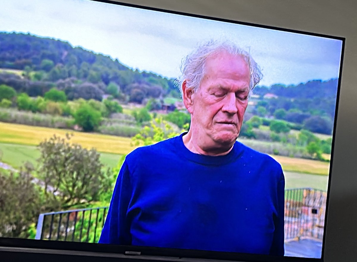 AniqueKoers's tweet photo. Ik lees weinig over deze B&amp;B kandidaat; maar mijn god wat vind ik dit een vreselijke vent. Ik zou keihard wegrennen.  #benbvolliefde #videoland #rtl4 https://t.co/z9uSfxnVic