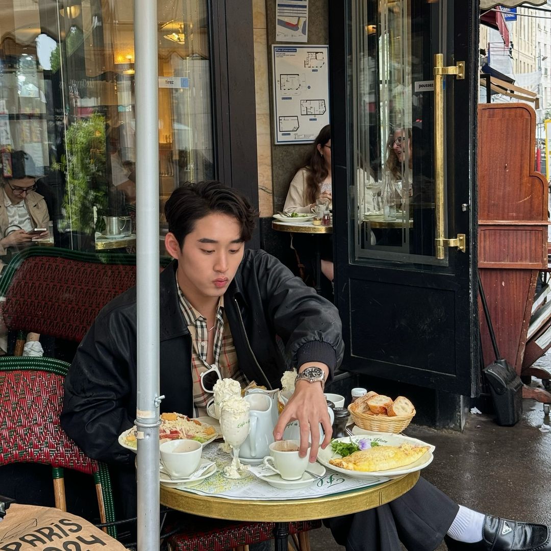 lattesipper's tweet photo. @EstRvp ≽ Day 7 ≼

🦈💙
I just wanna say, you are enough. Thanks for always being kind and supportive to everyone. It's okay to not feel good sometimes but don't forget that you have good people on your side and your fans to support you💙 @EstRvp 

⋆.˚⌇ #7DaysWithEST #est_rvp ⌇˚.⋆ https://t.co/5e7GnwkPcn