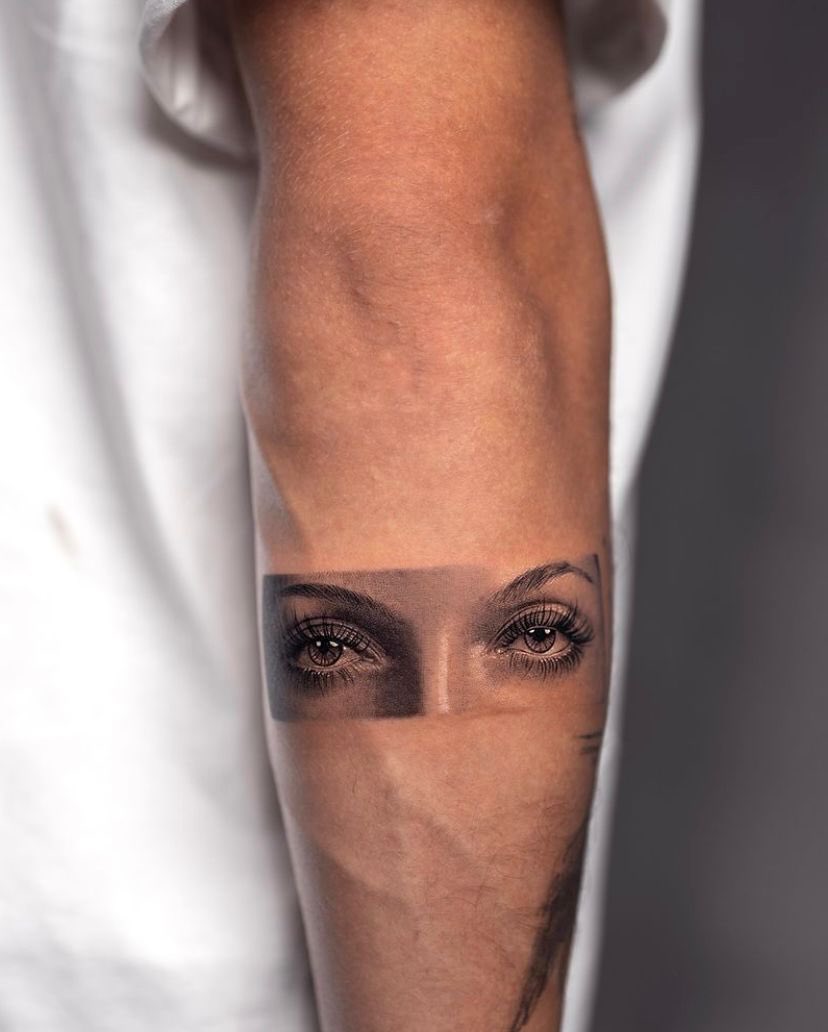 dybala se tatuó "para siempre" y los ojos de oriana, es el hombre definitivo