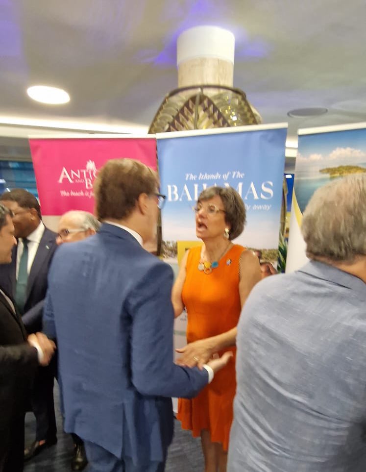 plasenciafelixr's tweet photo. En compañía de los embajadores caribeños en Londres nos comprometimos a profundizar nuestra agenda de encuentros a favor de la unión entre nuestros pueblos, como Estados miembros de la Alianza Bolivariana para los Pueblos de Nuestra América ALBA-TCP. https://t.co/UYMmJLpSLY