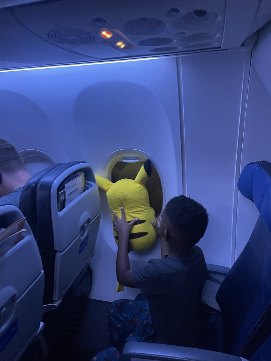 spicynita94's tweet image. I can’t get over this lil boy he was so sweet he said “look we’re going up Pika” my heart wanted to explode.