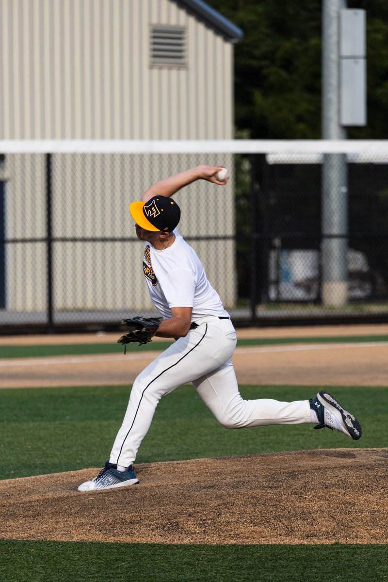 5StarMDmaFia's tweet photo. In our second edition of ⭐️Spotlight Saturday⭐️

2025 Fred Malek @fred_malek31 

Uncommited
📐 (6’1 195)
📚(91%)
📍(Landon School)@LandonVBaseball 

Fred has performed at a high level this summer both at the plate and on the mound. Fred has thrown 21 innings this summer and is 3-0 with all three being complete games. His era is .667 only allowing one run and batting average against is a .123. He has done a great job keeping batters off balance. Fred is a force to be reckon with both on the mound and at the plate. Landon High School has a good one in Fred Malek.
