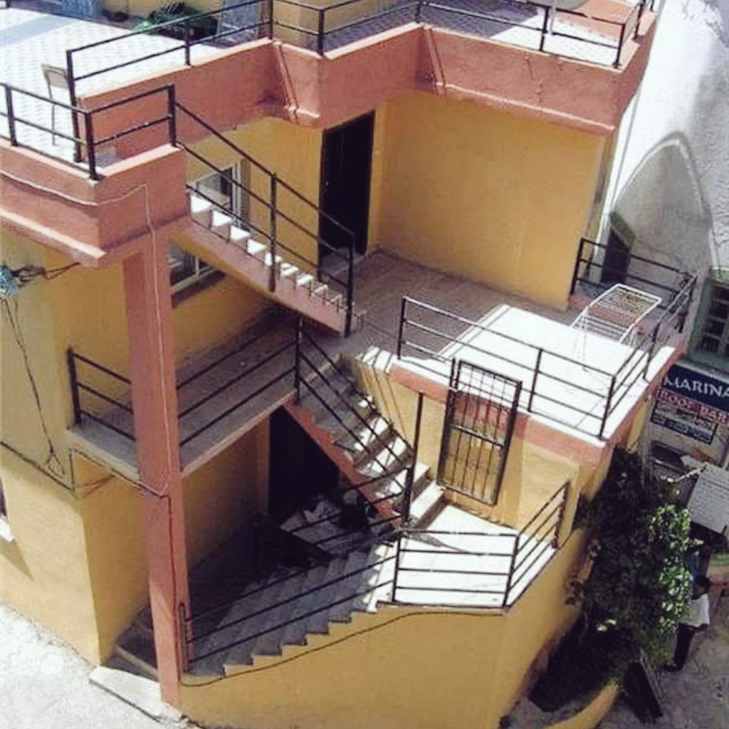 9ChrisBlue's tweet image. Life imitating art ✨

#arte #escher #drawing