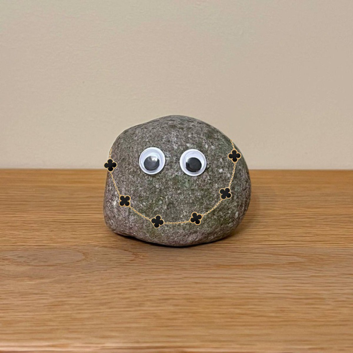 RockySolanaCoin's tweet photo. Van Cleef on rock 

$rocky https://t.co/dT4H3WLuCy