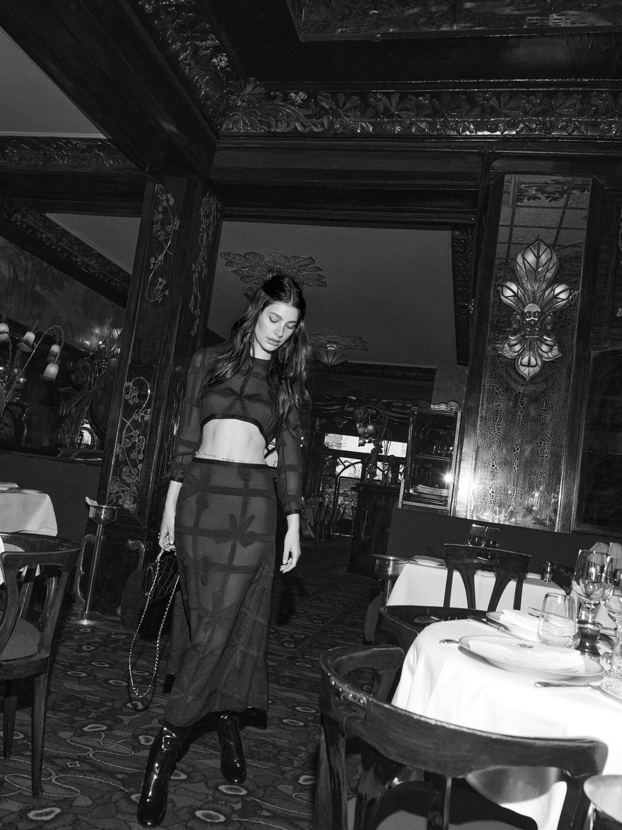 kendam_com's tweet image. Chanel Pre-Fall 2024 Campaign with Camila Morrone shot by Karim Sadli kendam.com/news/campaigns… 

#Chanel #PreFall2024 #Campaigns #Fashion #Kendam