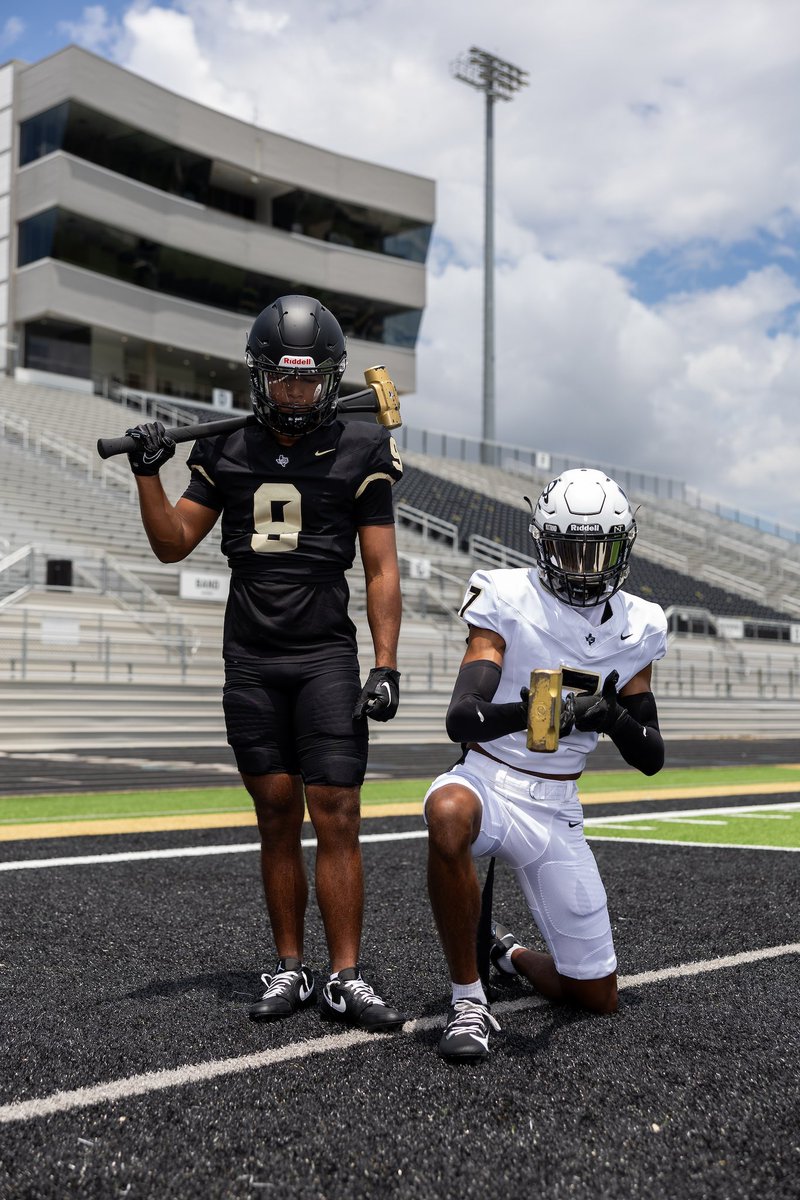 New threads.. 🪡

#AllIn