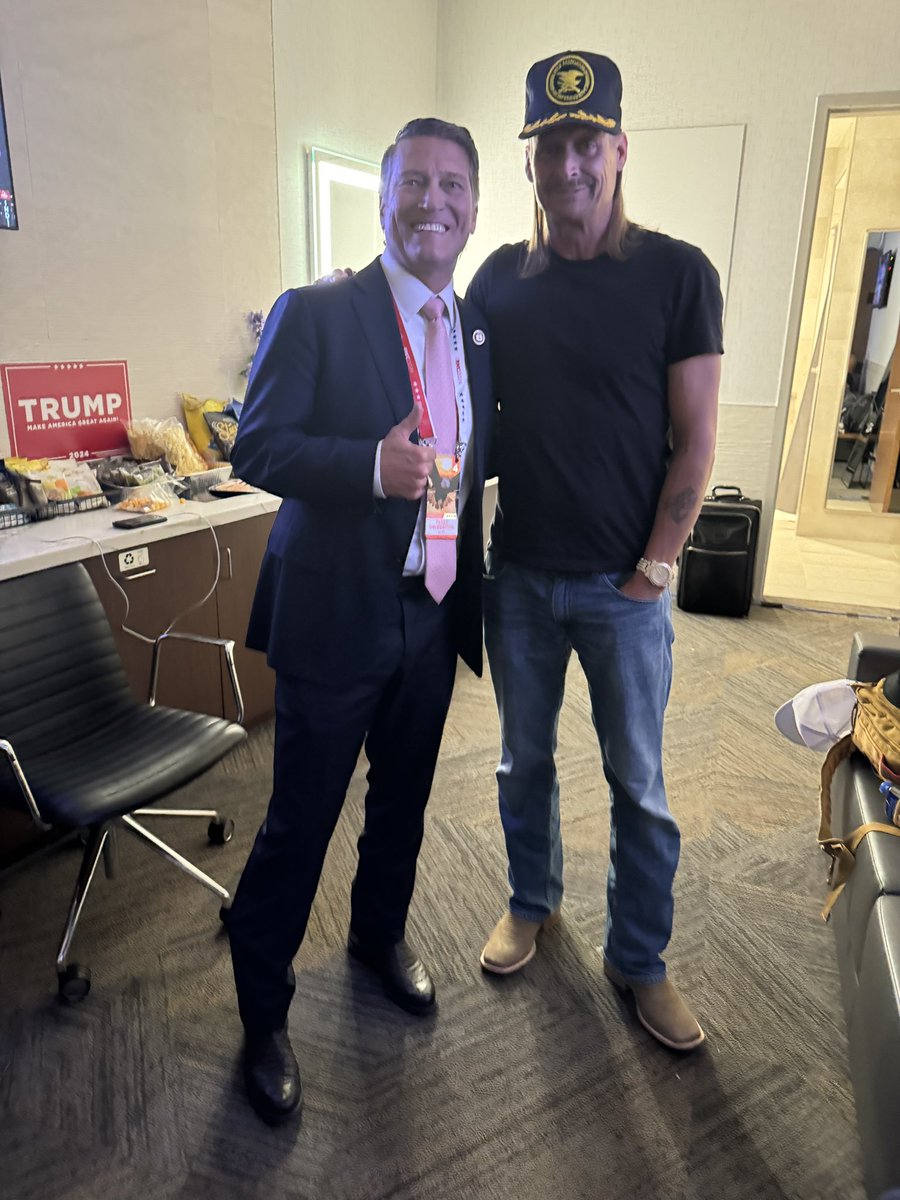 Amy Lynn🐇💀 tweet media