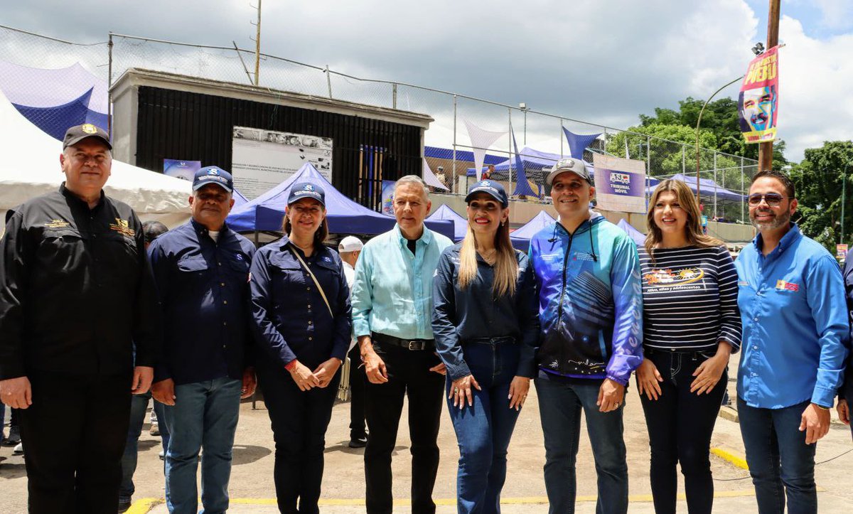 Extraordinario despliegue del Tribunal Móvil en Caucagüita, una jornada de asistencia legal gratuita para el pueblo. Agradecido con todo el equipo del TSJ, una articulación perfecta con nuestro Gobierno Municipal y Poder Popular, ejemplo de Trabajo en equipo #VenezuelaPintaBonito
