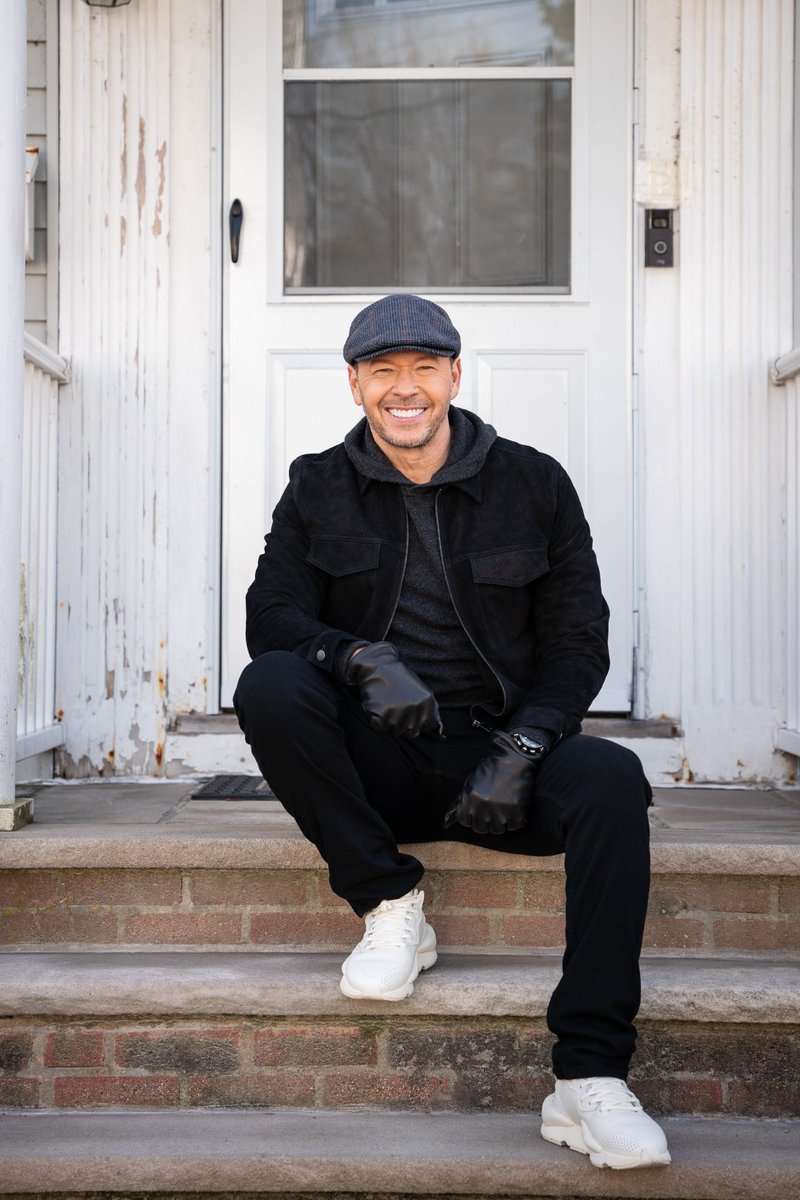 RenewablesNews's tweet photo. Donnie Walhberg of New Kids on the Block talks Bioheat https://t.co/iHaN2cS7RG #Bioheat #bioenergy #Newkids #newkidsontheblock #nkotb #BlueBloods https://t.co/ljBiBVgV6P