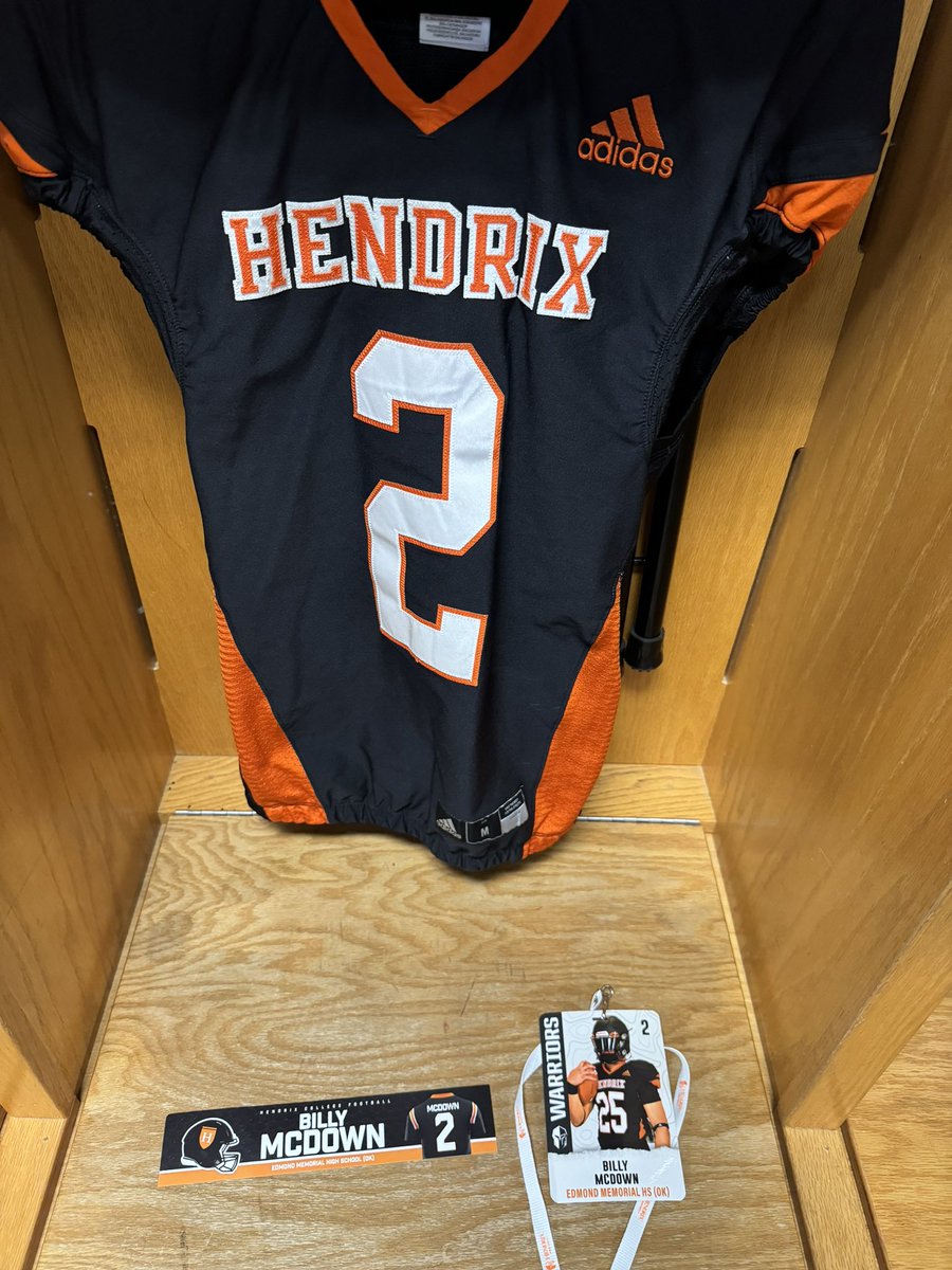 billymcdown2's tweet photo. Bless to say I have received my 5th offer from @hendrixfootball thank you @RussHeidiSLC and @NotCoachBuck.
@CoachGeorge5 @QBimpact @RecruitEMHS_FB  @emhsbulldogs @Coach_T405 @Edavison85 @Coachjmerideth https://t.co/mGlhOD1gH8