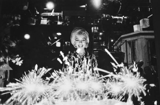 🍾🎉 ¡Feliz cuarto aniversario de Interlatencias Revista! ♥️🥳

¡Estamos muy contentxs de contar con su apoyo!✨🎇
Estos cuatro años de lectura, cinefília y apreciación fotográfica han sido gracias a ustedes, preciosos lectorxs y colaboradorxs. ♥️🫰🌹

¡Los queremos muchísimo!♥️