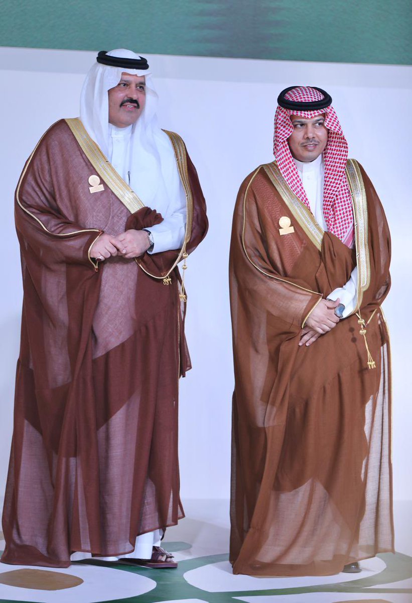 أتقدم بالشكر والامتنان إلى
سيدي سمو #أمير_منطقة_حائل 
على رعايته حفل #جائزة_أمير_حائل_للتميز_البيئي ودعمه الدائم واللا محدود لبرامج وفعاليات فرع وزارة البيئة والمياه والزراعة، وما تحقق من نجاح إلا بفضل الله ثم بفضل دعمه لنا.

كما أتقدم بالشكر والتقدير إلى معالي وزير البيئة