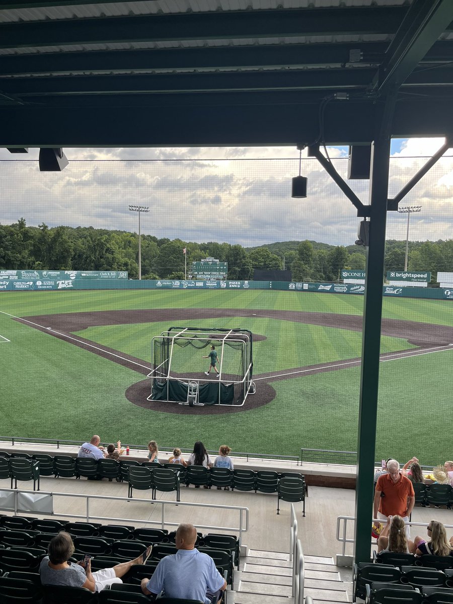 For the final time this season the <a href="/ForestCityOwls/">#HootyHoot</a> return to McCrary Park in Asheboro, NC to take on the ZooKeepers.

Brayden May <a href="/Vol_Baseball/">Tennessee Baseball</a> gets the start tonight!

First pitch is at 7:00 pm. Join me on Mixlr!

forest-city-owls-baseball.mixlr.com/events/3568908
