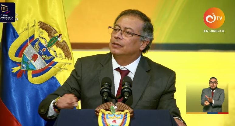 ManuelZamudioA's tweet photo. "Volveremos a presentar la reforma a la salud, altamente concertada" #SiALaReforma #FirmesConPetro @petrogustavo https://t.co/ARu96V3n84