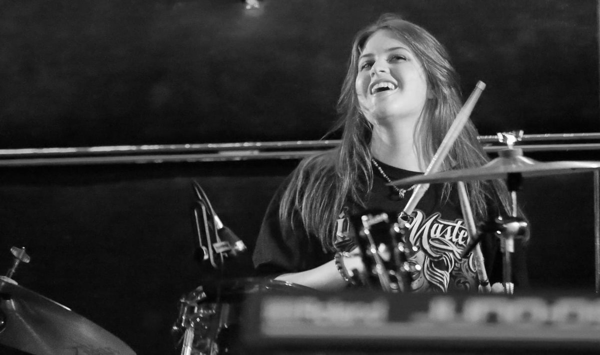 MarenAlford's tweet photo. Back behind the kit at LA's legendary @theVIPERroom this Friday, July 26 with the amazing Luna Day Band! 🥀
🎫: https://t.co/dW6H0WXw9r
@itslunaday #LunaDay #LunaDayBand #TheViperRoom https://t.co/EZMLZMCtbw