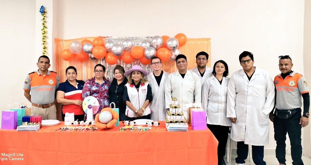 lideresasdel's tweet photo. En #Daule con las #BrigadasdeEmprendimiento y #Odontologicas con el Proyecto #CUTenTerritorio de @lideresasdel y @EcuadorCut. Gracias a la coordinación de las #lideresas #Martha y #SilviaMolina. @GomezlRichard @DrCamiloSalinas @AnaConcomindaba https://t.co/Rec328c5rp