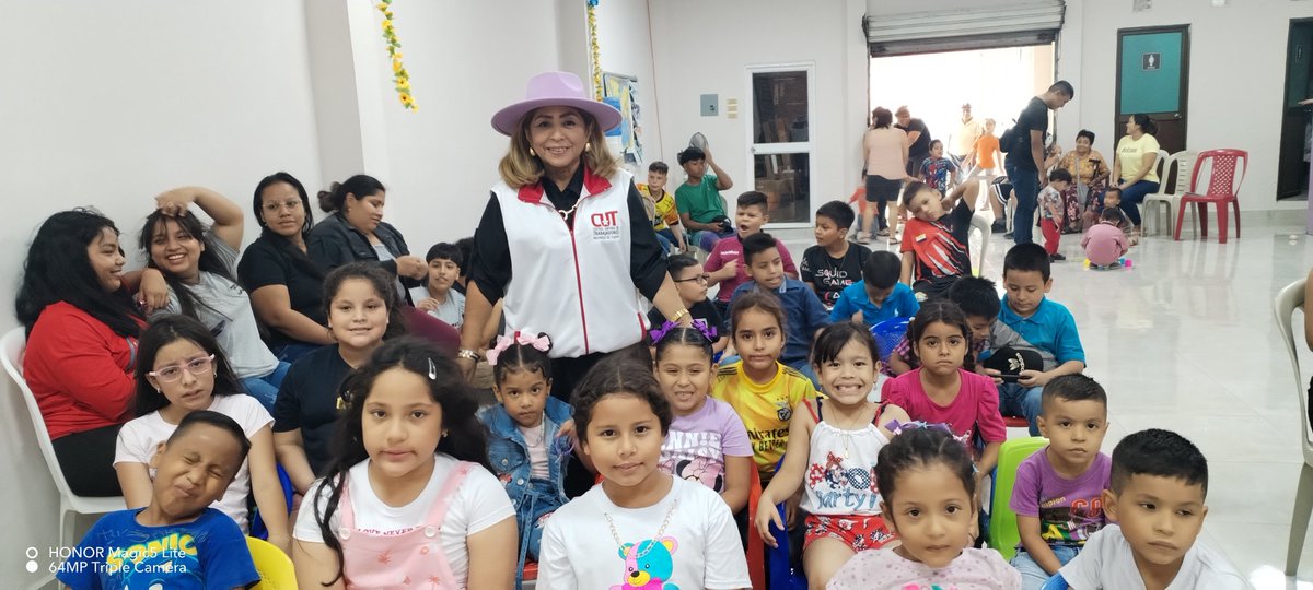 lideresasdel's tweet photo. En #Daule con las #BrigadasdeEmprendimiento y #Odontologicas con el Proyecto #CUTenTerritorio de @lideresasdel y @EcuadorCut. Gracias a la coordinación de las #lideresas #Martha y #SilviaMolina. @GomezlRichard @DrCamiloSalinas @AnaConcomindaba https://t.co/Rec328c5rp