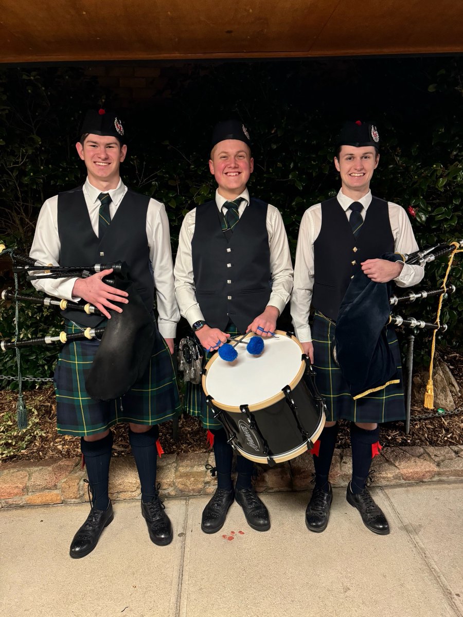 Scottish_Banner's tweet photo. In the August edition of the #ScottishBanner:
#Warwick talent takes the stage at @EdinburghTattoo
Warwick Thistle Pipe Band
Issue out now!
👉https://t.co/8mRfz5oO5z
#TheBanner #WarwickThistlePipeBand #EdinTattoo #PipeBandLife #ScotSpirit #PipeBand #bagpipes #Drums https://t.co/Lph0xcn1sv