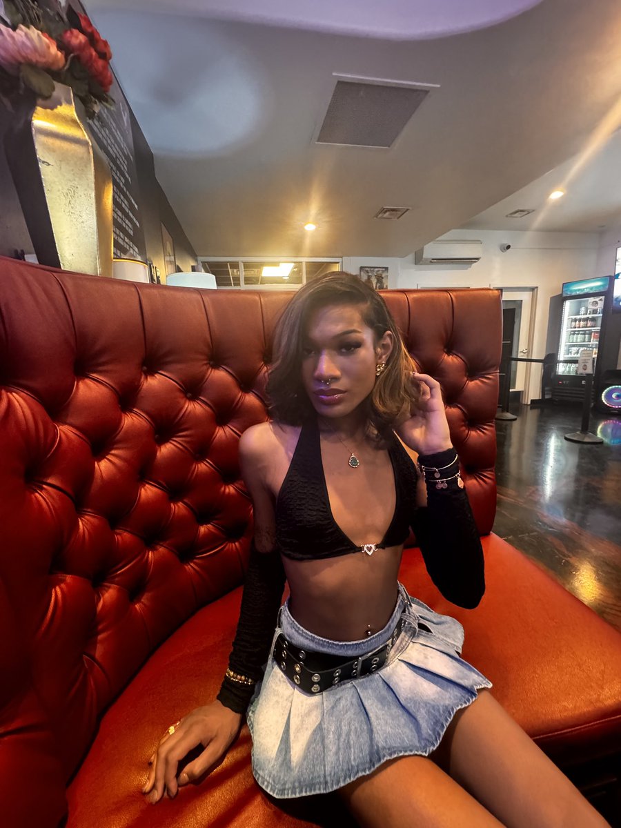 SabiLinBrina's tweet photo. am i fuckable🍑 #dm for #menu #trans #nsfw #nsfwtut 🍆#fantasy #Onlyfan #Hung #xxx #ladyboy #shecock #dl #doll 😜😜 https://t.co/9QijNOTM5P