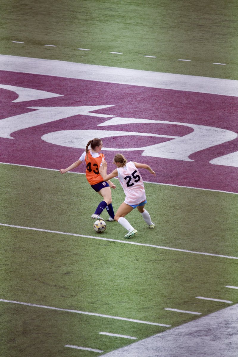 MoStateWSOC's tweet photo. 𝐂𝐨𝐥𝐥𝐞𝐠𝐞 𝐒𝐡𝐨𝐰𝐜𝐚𝐬𝐞 𝐂𝐚𝐦𝐩.. 𝐃𝐚𝐲 𝟏✔️

#TEAMNELSON #C4 #BTG https://t.co/5SyJrqf3xG