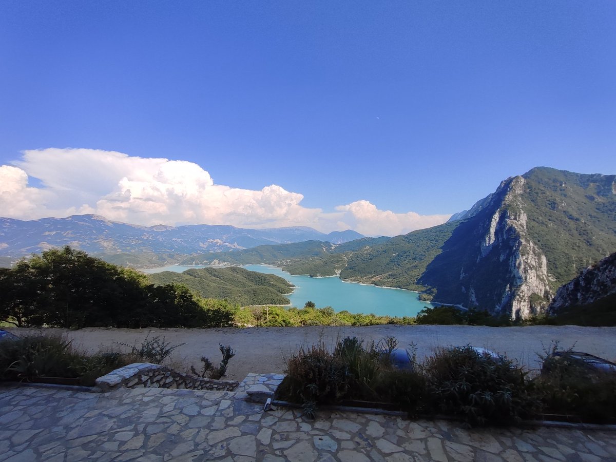 Savu kāzu 15. gadu jubileju atzīmējamām ar vīru Albānijā. Ļoti skaista valsts, tūristu neskarta. Ēdiens garšīgs, satiksme nedaudz traka, cilvēki draudzīgi, cenas draudzīgas.