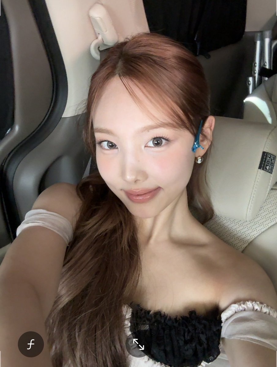 nayeon tweet media