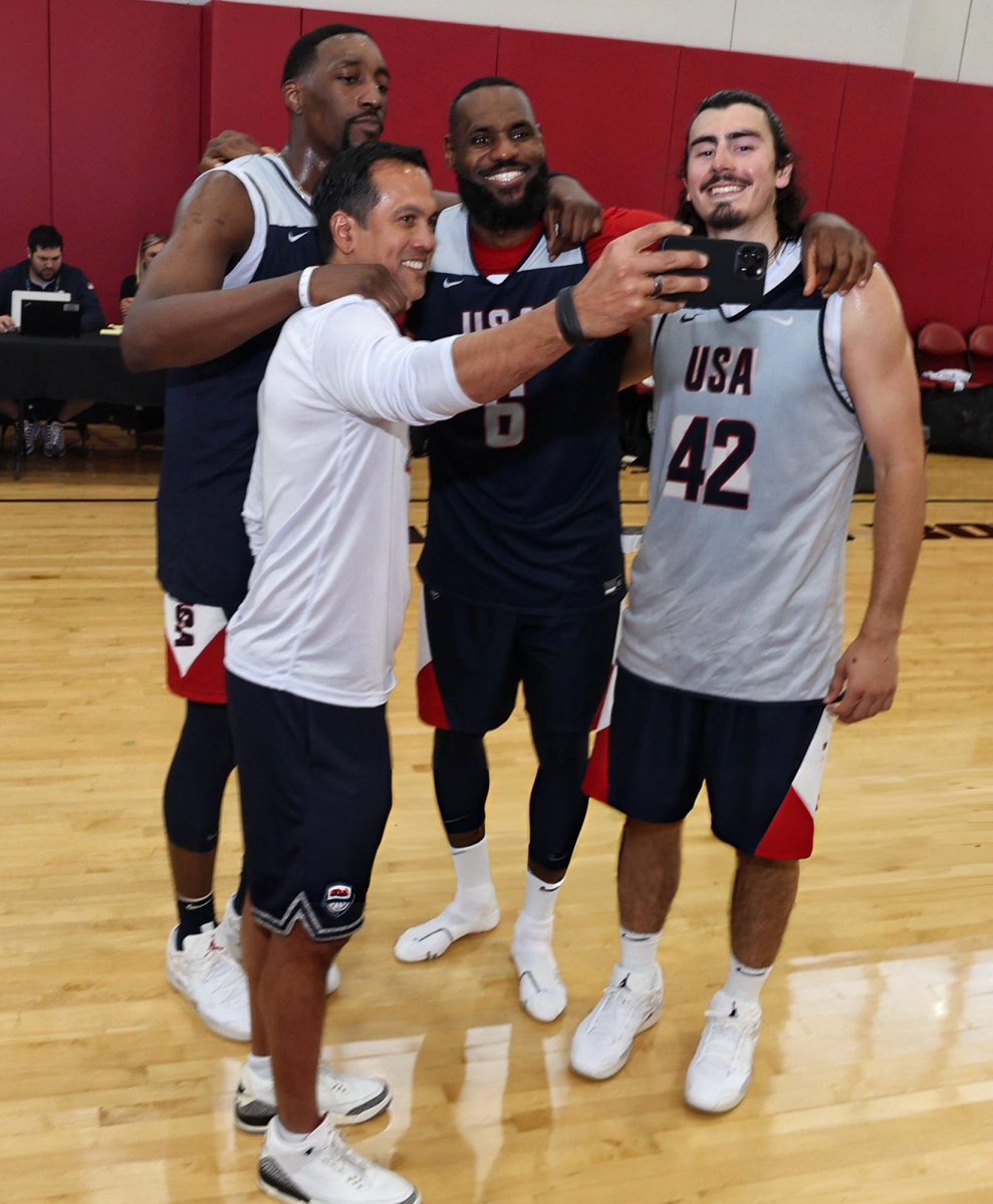 This photo 🥹🔥

Spo, Bam, LeBron, &amp; Jaime