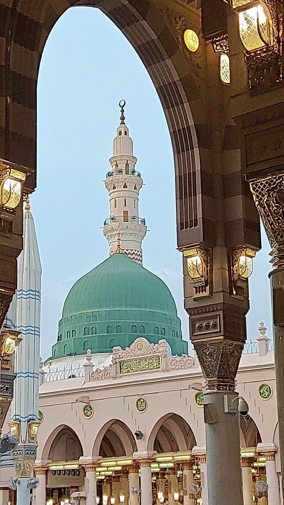noumij007's tweet photo. ♦🌿 ﺍﻟﺴــﻼﻡ ﻋﻠﯿﮑـﻢ و رحمتـہ اللہ و بـرکاتہ🌿♦

♦ ﺻﺒــــــﺢ الخیـــر ♦

 "جو مخلوقات آسمانوں میں اور جو زمین میں ہے، اللّٰــہ کی تسبیح کرتی ہے، اُسی (اللہﷻ)کی حکومت ہے اور اُسی (اللہﷻ) کی تعریف ہے، اور وہ (اللہﷻ) ہر چیز پر قادر ہے۔۔۔ https://t.co/cVlRqlLABG