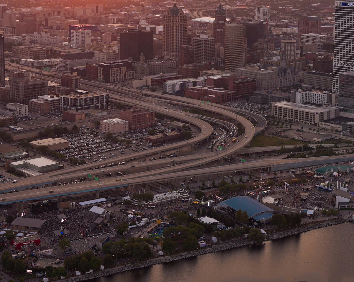 natevomhof's tweet photo. I present to you I-794 - Summerfest 2024 https://t.co/wTPC0MHiSU