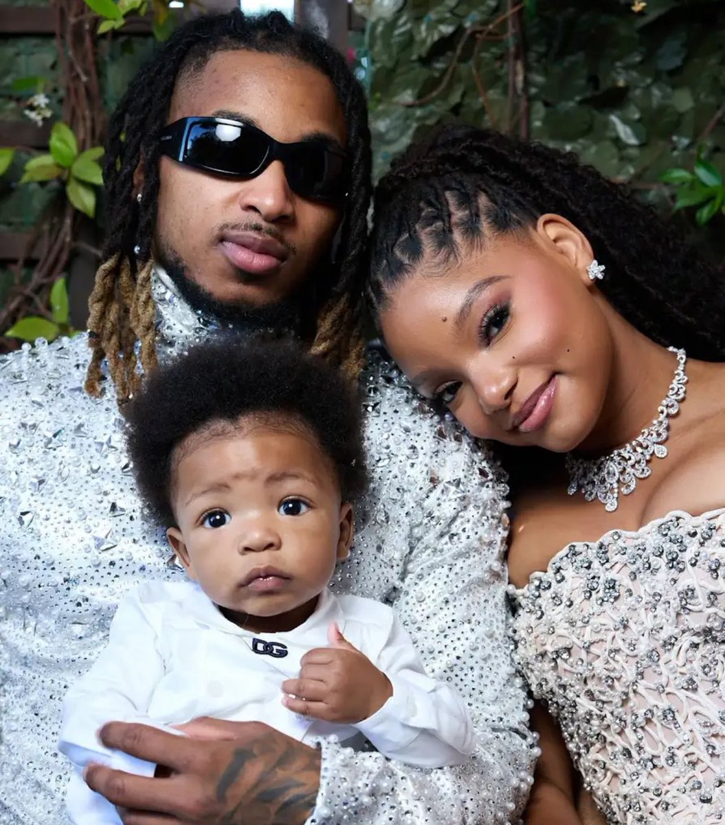adopepage's tweet photo. Halle Bailey Reveals The First Photo Of Her Child Halo's Face 👼🏽♥️ https://t.co/SlNoTKkusa