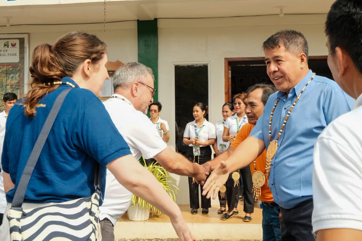 EUAmbPH's tweet photo. ๐ Arrived in beautiful Occidental Mindoro!ย First stop: ACB-BCAMP project site. Fascinating to learn about conservation efforts of the indigenous communities at Mts. Iglit-Baco Natural Park. โฐ๏ธ Stay tuned for more adventures! #BCAMP #BiyaheNiLuc ๐งณ https://t.co/IllXhD87L3